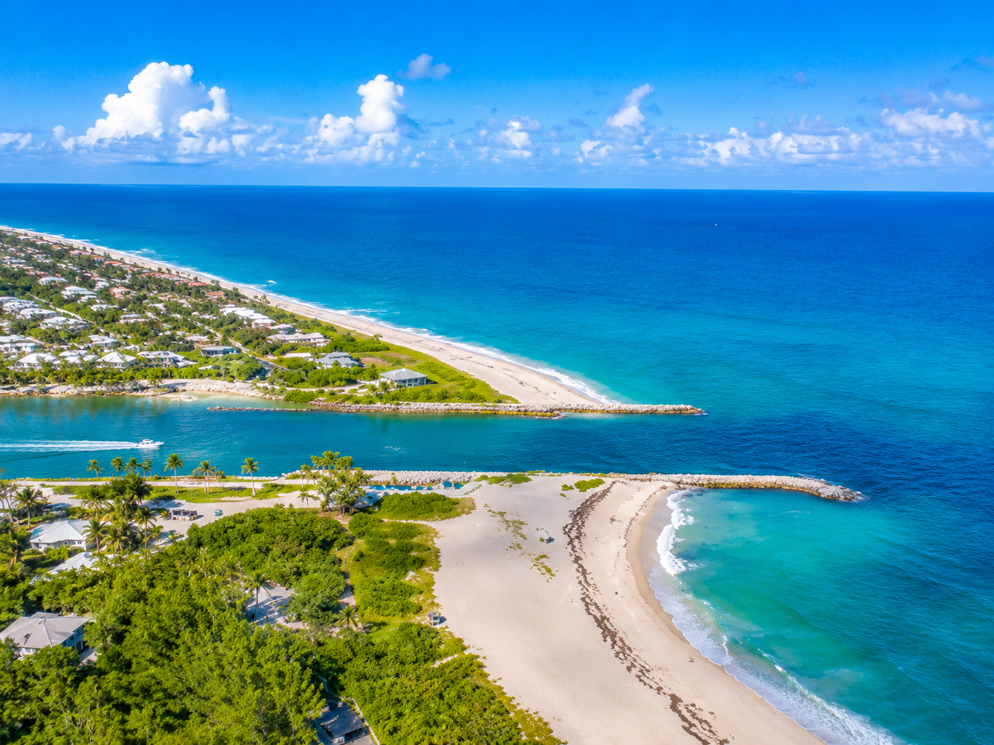 Jupiter Inlet Colony beach and Atlantic Ocean coastline